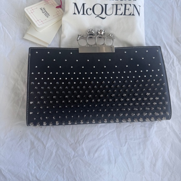Alexander McQueen Knuckle Spike Clutch -Black w/Silver hardware -Limited Edition - Picture 2 of 16